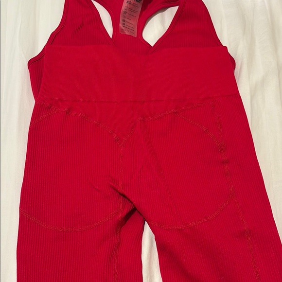 Bo + Tee Red Ribbed Sports Bra and Leggings Set - Picture 4 of 9